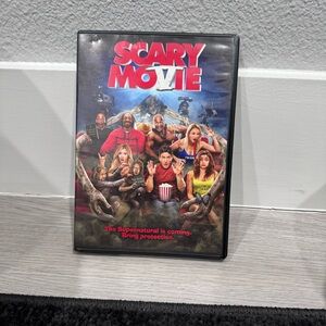 Scary Movie 5 DVD
